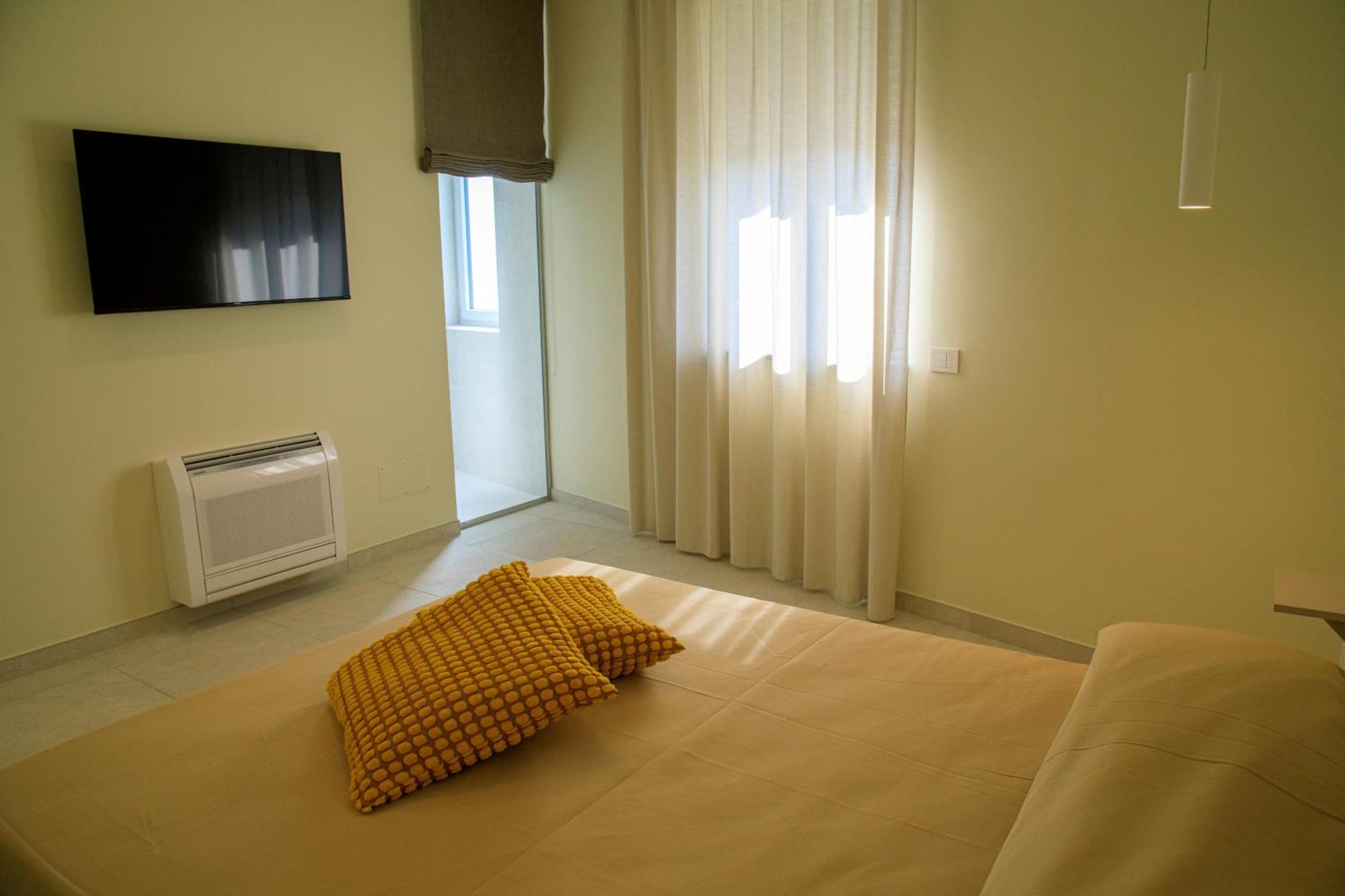 Hotel Domus Vivian à Montecorvino Pugliano Extérieur photo