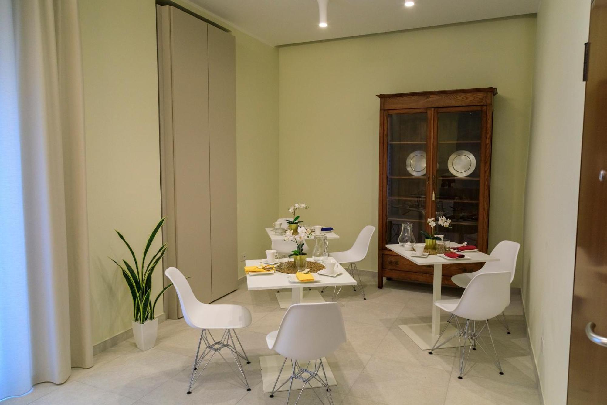 Hotel Domus Vivian à Montecorvino Pugliano Extérieur photo