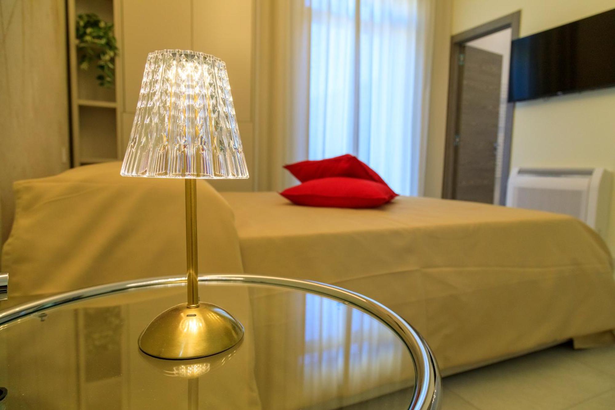 Hotel Domus Vivian à Montecorvino Pugliano Extérieur photo
