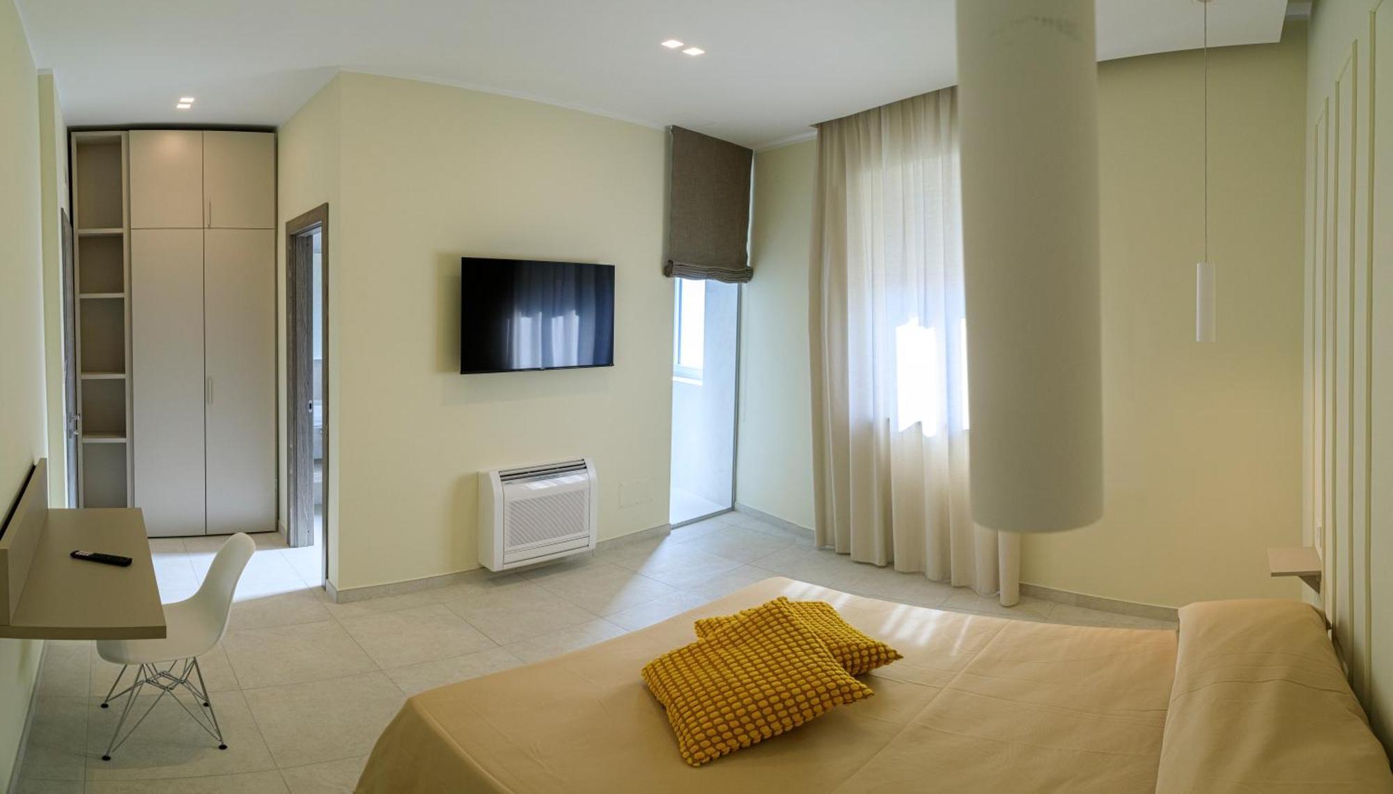 Hotel Domus Vivian à Montecorvino Pugliano Extérieur photo